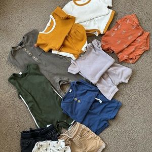 Lot of neutral 12-18M Children’s clothing